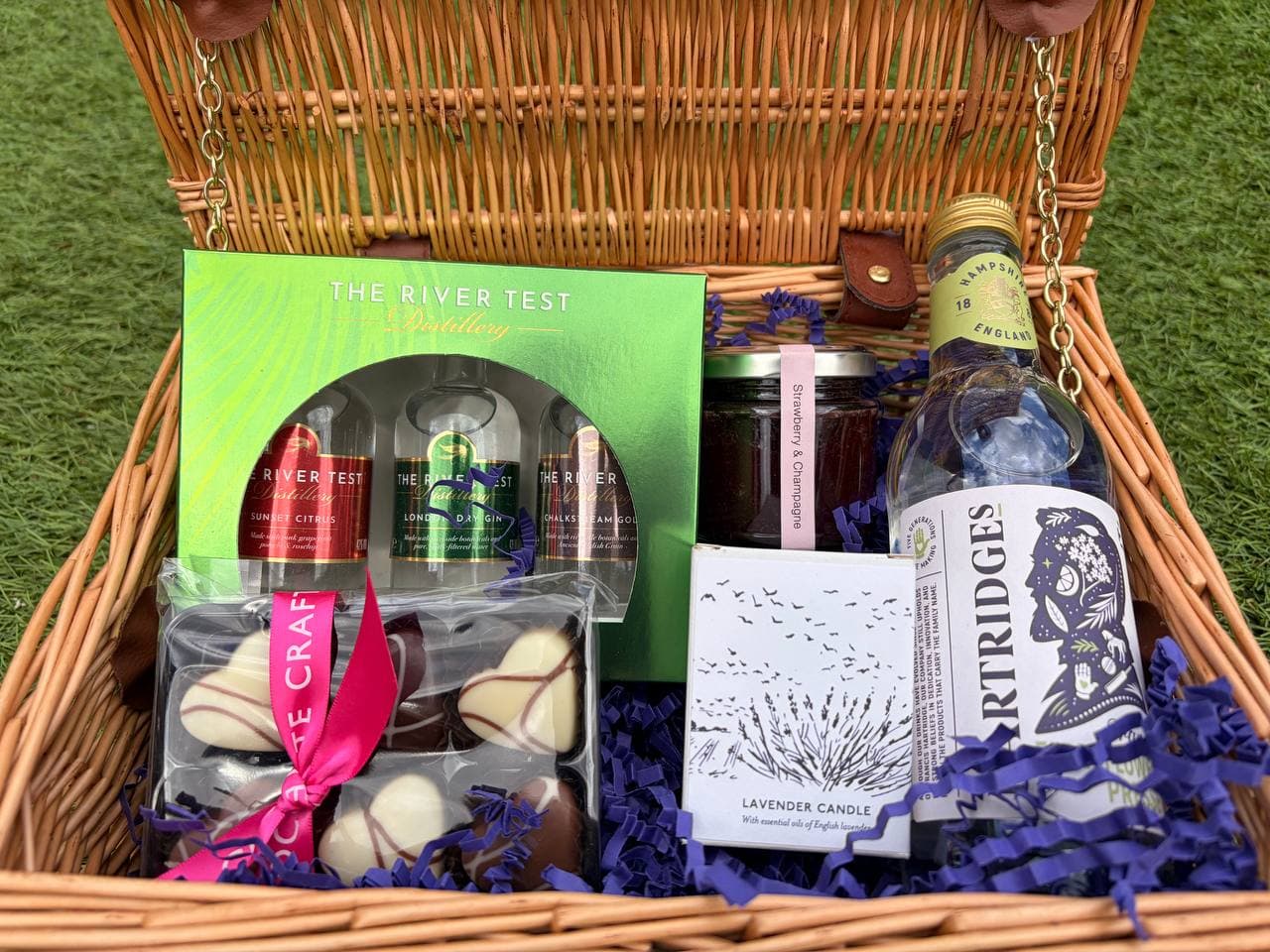 The Blackwater — a curated Hampshire hamper